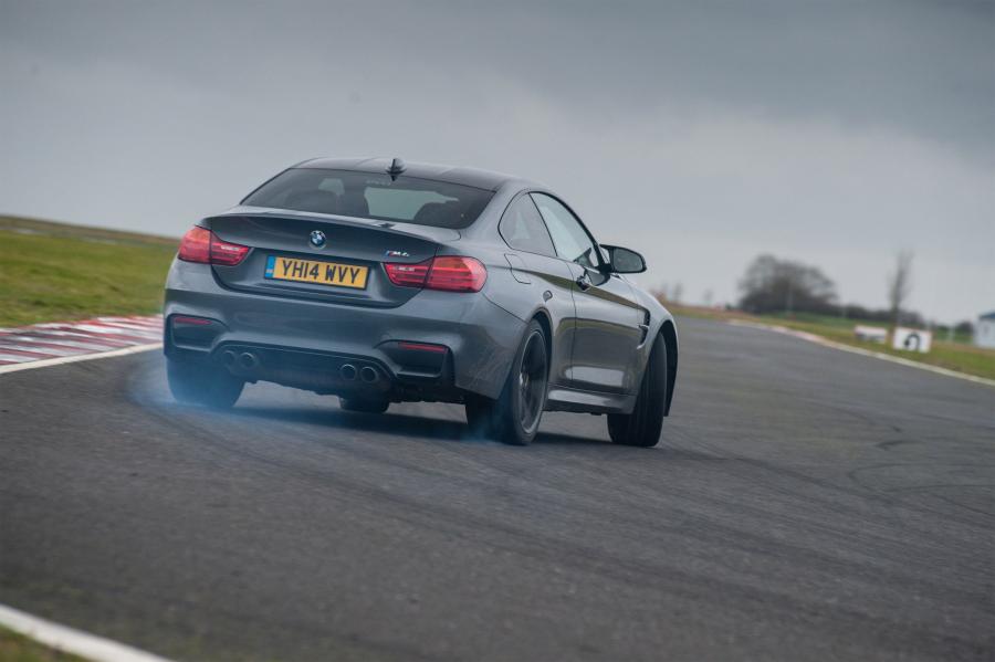  BMW M4 Coupe 2014 года  (UK) (фото 29 из 32)